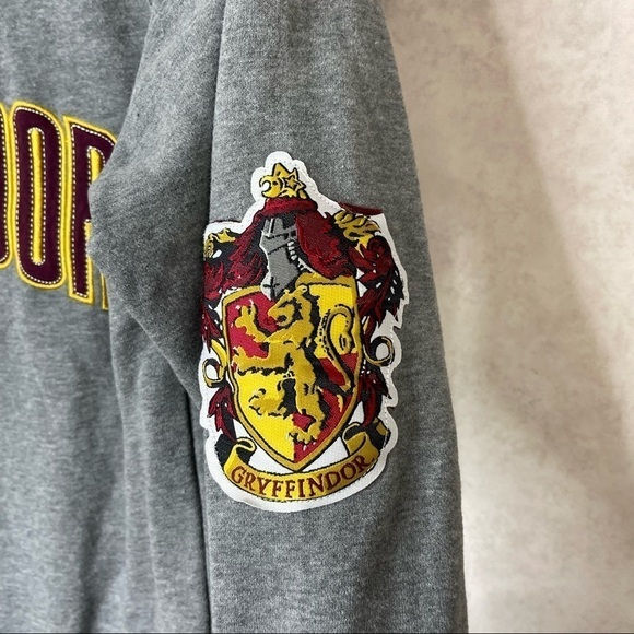 Wizarding World Of Harry Potter Universal Studios Gryffindor Sweatshirt Sz S - Picture 6 of 8